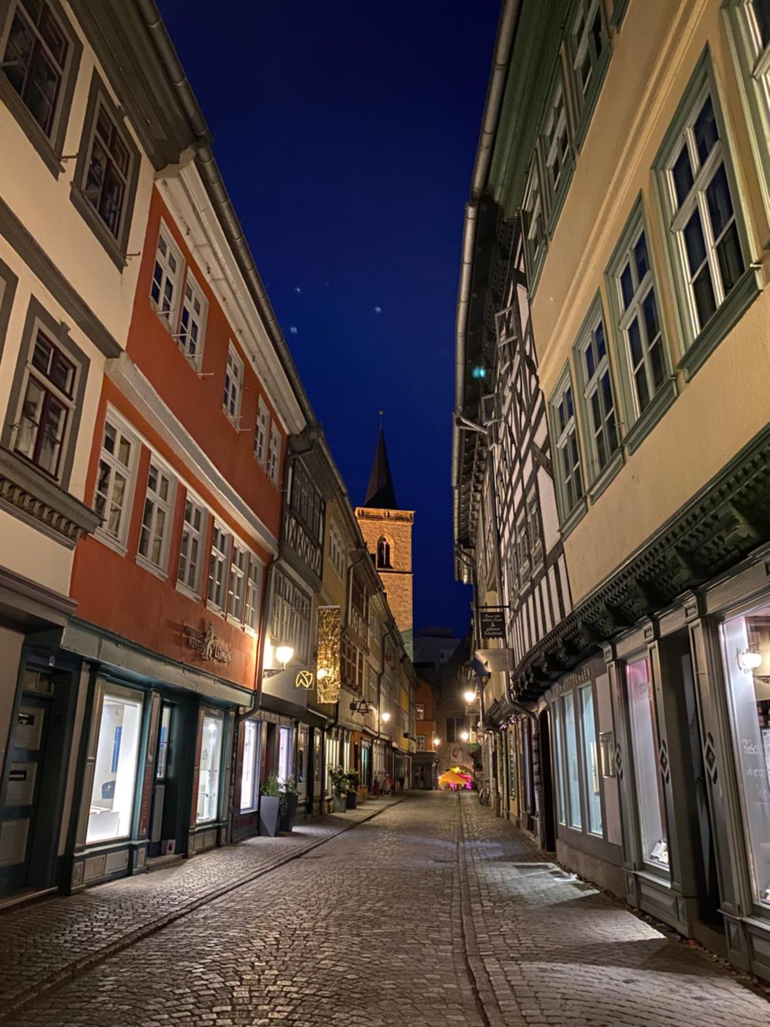 Ferienwohnung Augenblick - Stylisches Apartment In Der Besten Altstadtlage Von Erfurt Extérieur photo